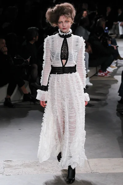 Look 24